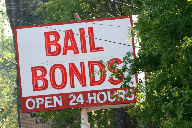 Essential Qualities to Look for in a Bail Bond Service